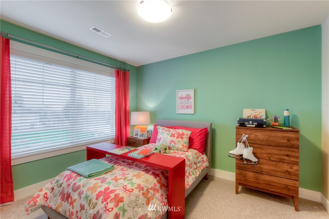 5748 Northeast 7th Court Renton, WA 98059 - Photo 11 of 18