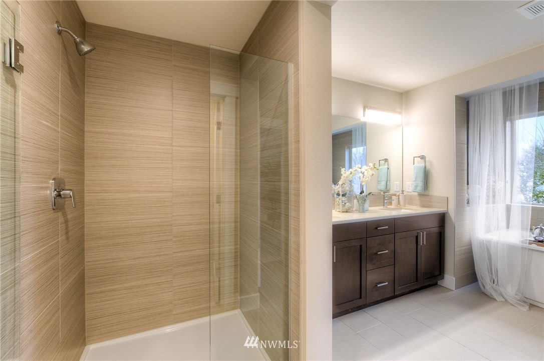 5748 Northeast 7th Court Renton, WA 98059 - Photo 16 of 18