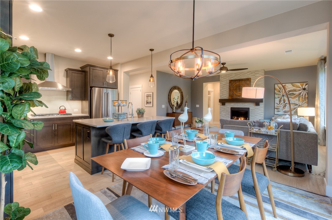 5748 Northeast 7th Court Renton, WA 98059 - Photo 4 of 18