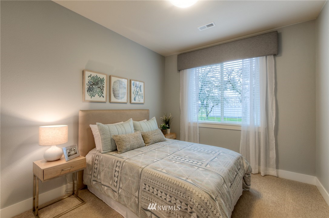 5748 Northeast 7th Court Renton, WA 98059 - Photo 5 of 18