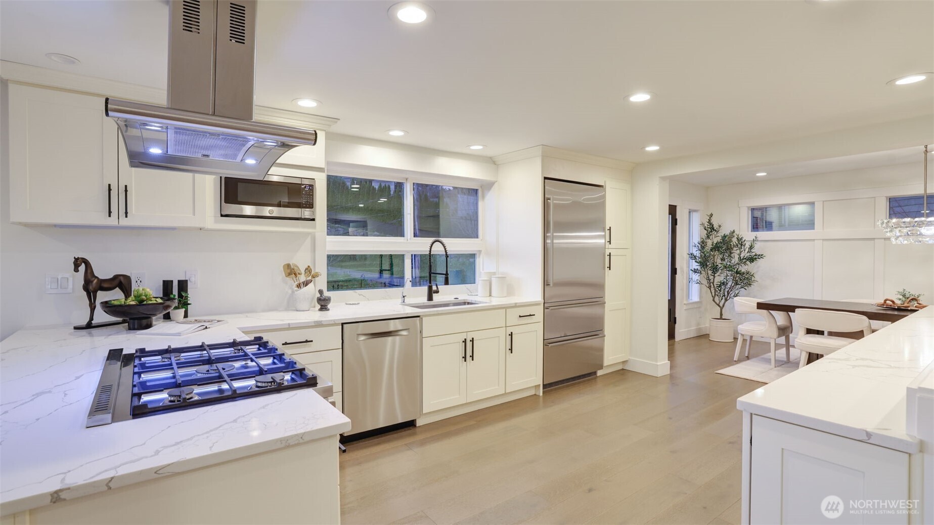 4527 West Raye Street Seattle, WA 98199 - Photo 14 of 39