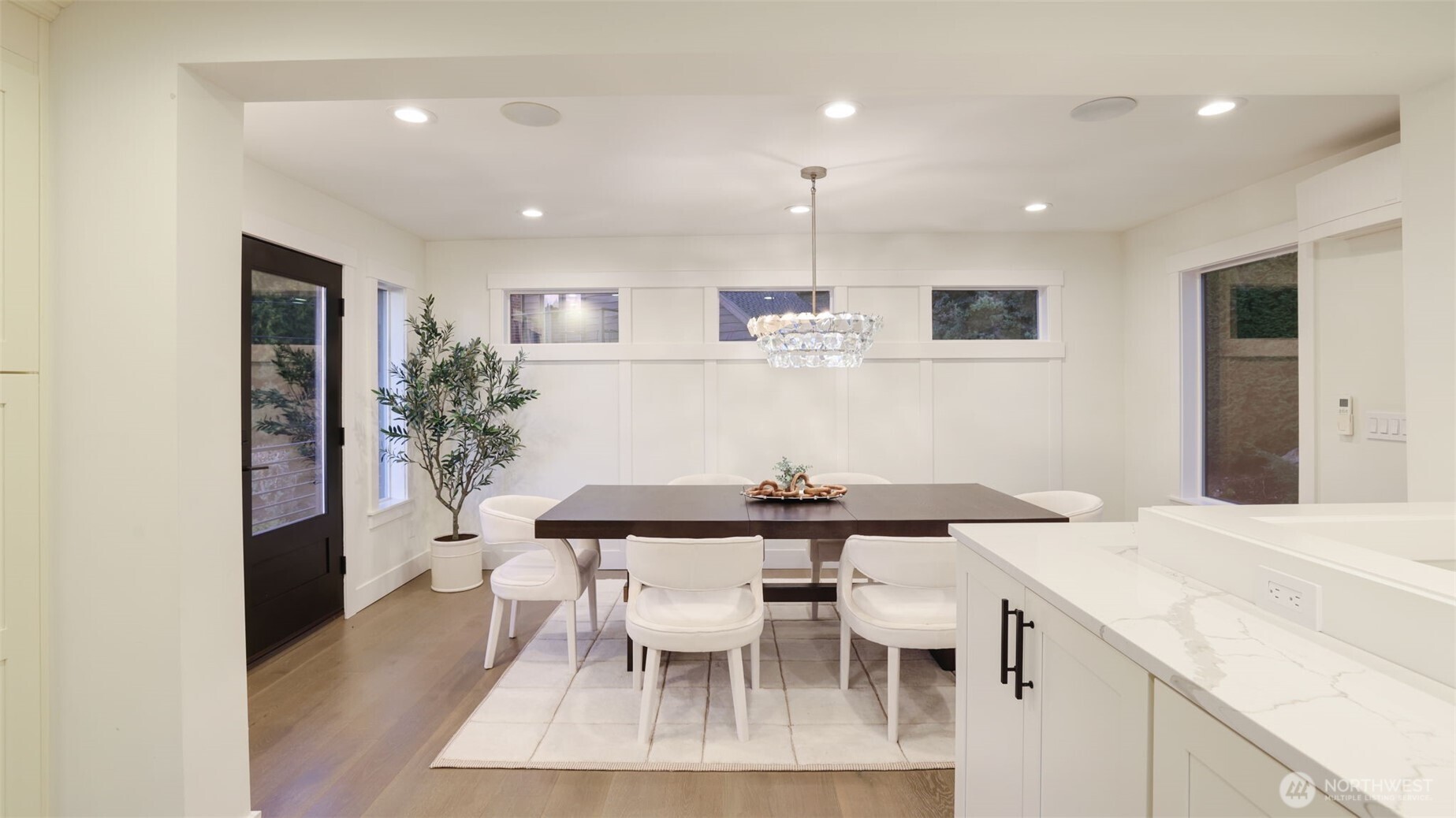 4527 West Raye Street Seattle, WA 98199 - Photo 15 of 39