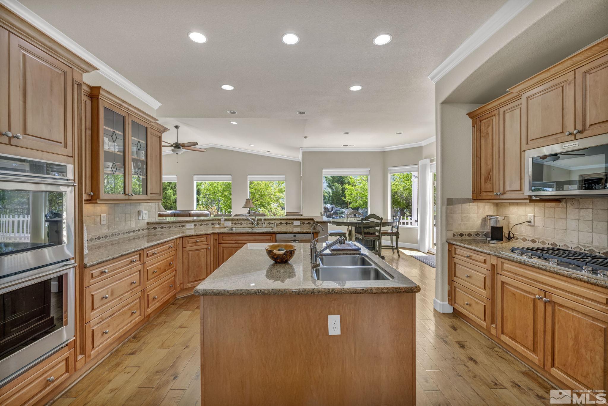 15160 Redmond Loop Reno, NV 89511 - Photo 8 of 39 Photo 8