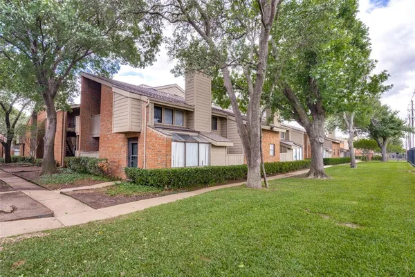 $1,000 | 9254 Forest Lane, Unit 107, Dallas, TX 75243