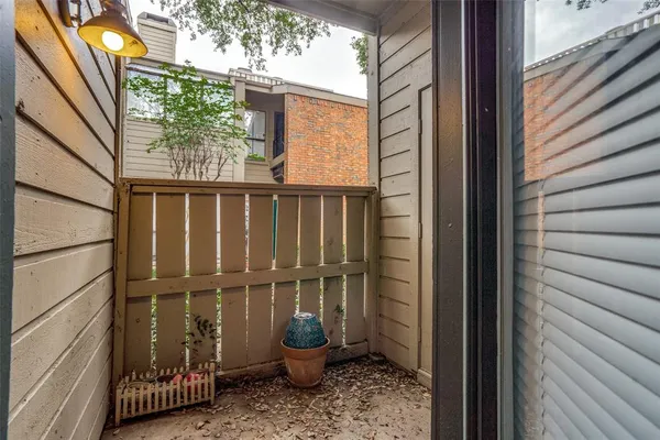 $1,000 | 9254 Forest Lane, Unit 107, Dallas, TX 75243