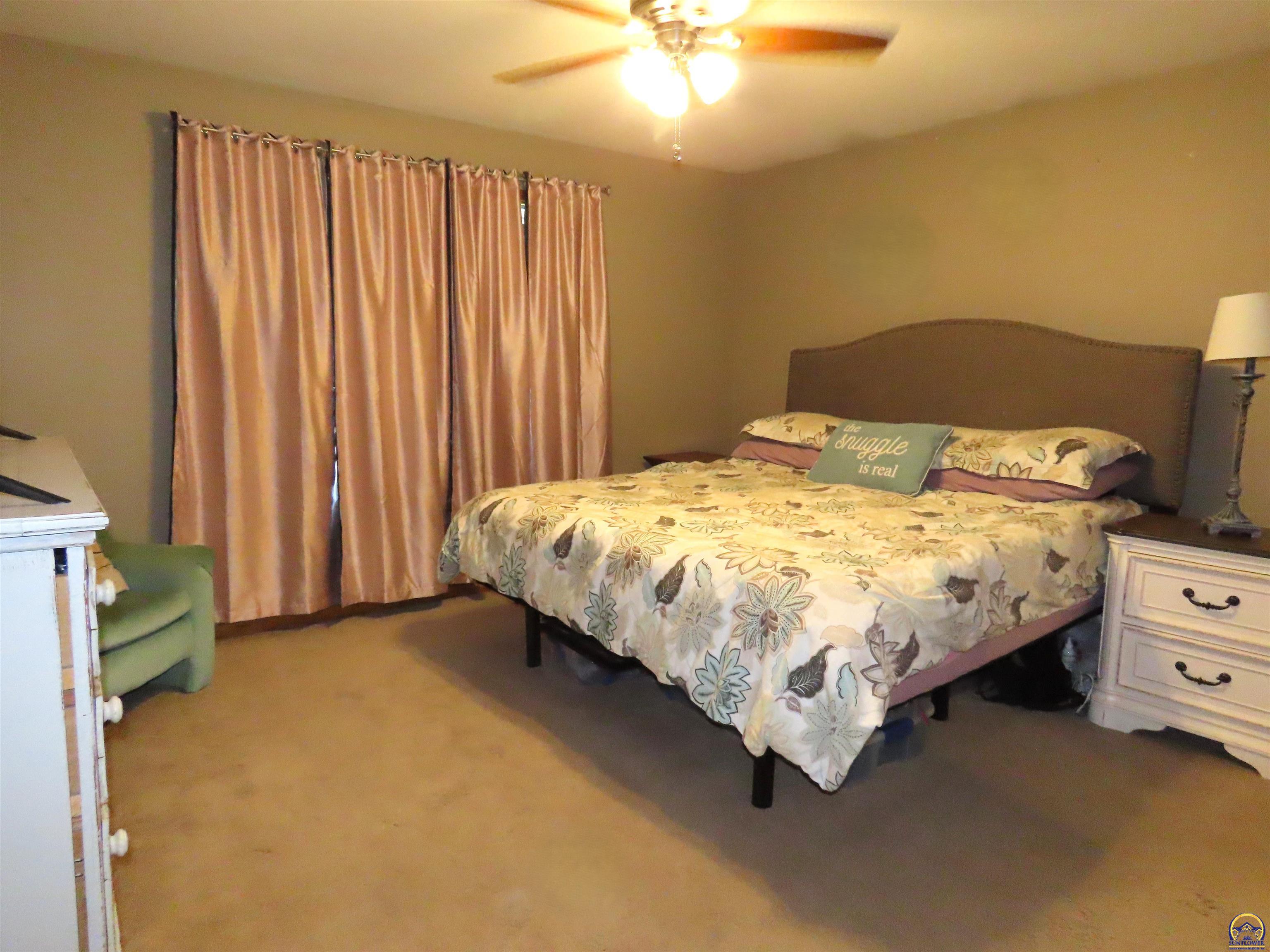 3909 Northwest Fielding Terrace Topeka, KS 66618 - Photo 14 of 33