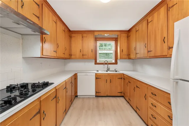 $2,800 | 113 Maple Avenue, Barrington, RI 02806