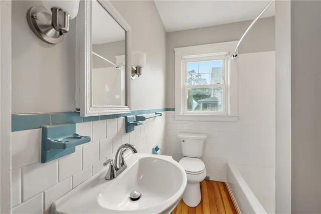 $2,800 | 113 Maple Avenue, Barrington, RI 02806