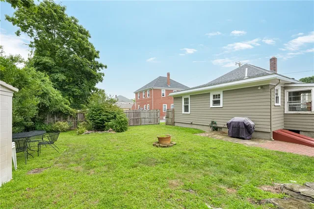 $2,800 | 113 Maple Avenue, Barrington, RI 02806