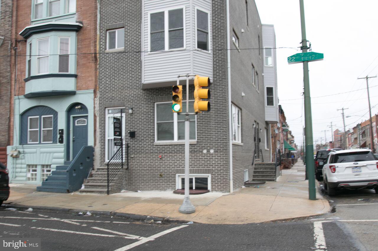 1639 South 22nd Street Philadelphia, PA 19145 - Photo 2 of 27