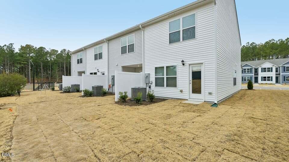 5820 Brambleberry Way Raleigh, NC 27616 - Photo 34 of 38 34-custom-Beckett Chase Wy-034