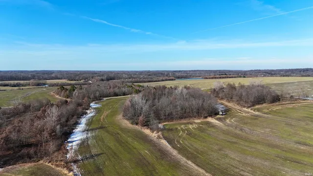 850 East E Cr, Cannelburg, IN 47519