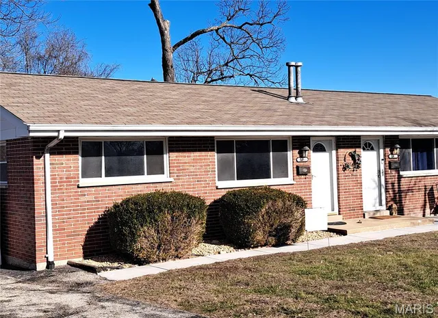 $1,400 | 2414 Chesstal Street, St. Charles, MO 63301