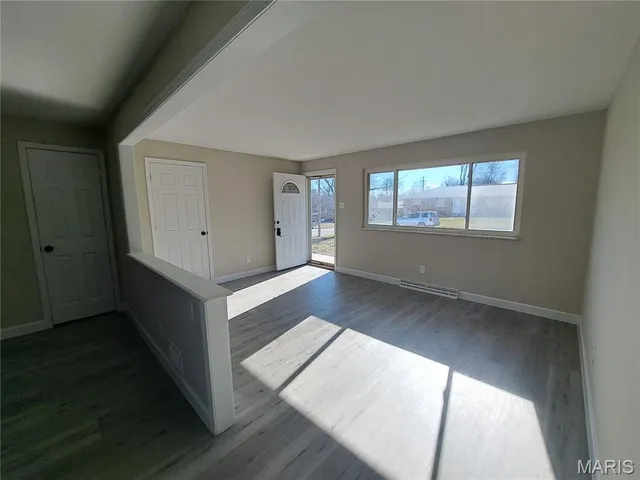 $1,400 | 2414 Chesstal Street, St. Charles, MO 63301