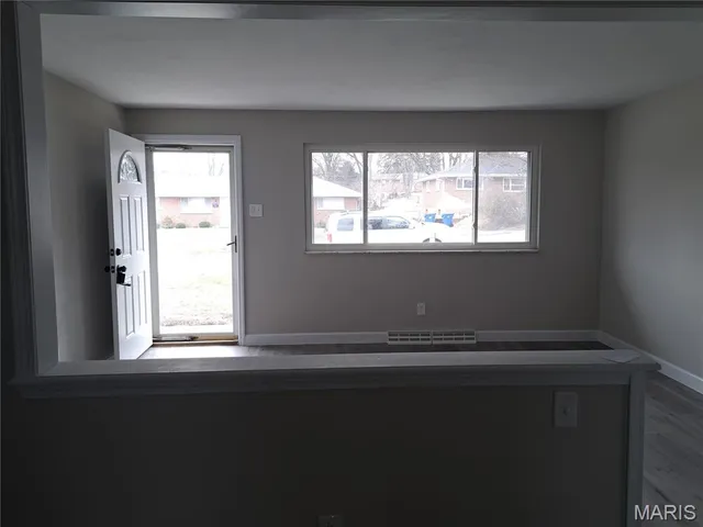 $1,400 | 2414 Chesstal Street, St. Charles, MO 63301