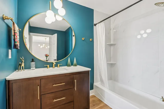 $279,000 | 303 East Henry Clay Street, Unit 306, Whitefish Bay, WI 53217