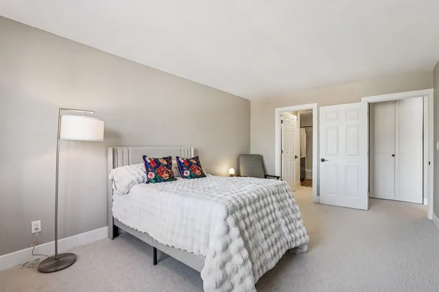 $279,000 | 303 East Henry Clay Street, Unit 306, Whitefish Bay, WI 53217