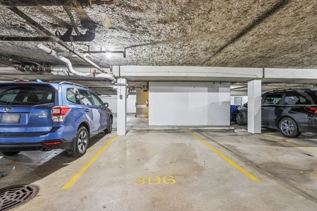 $279,000 | 303 East Henry Clay Street, Unit 306, Whitefish Bay, WI 53217