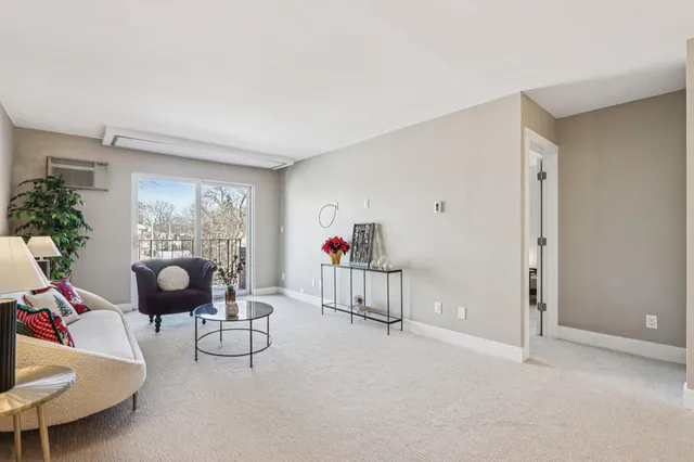 $279,000 | 303 East Henry Clay Street, Unit 306, Whitefish Bay, WI 53217