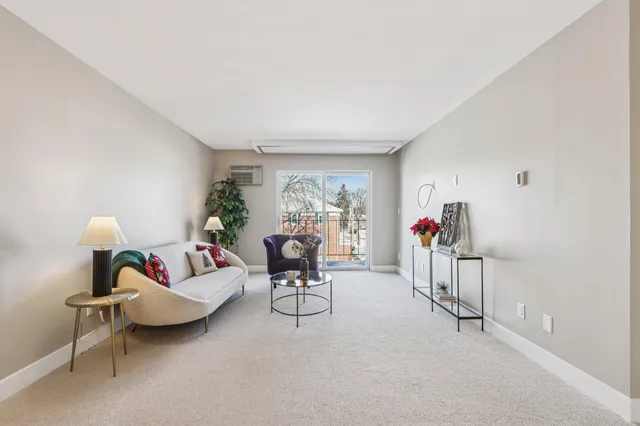 $279,000 | 303 East Henry Clay Street, Unit 306, Whitefish Bay, WI 53217