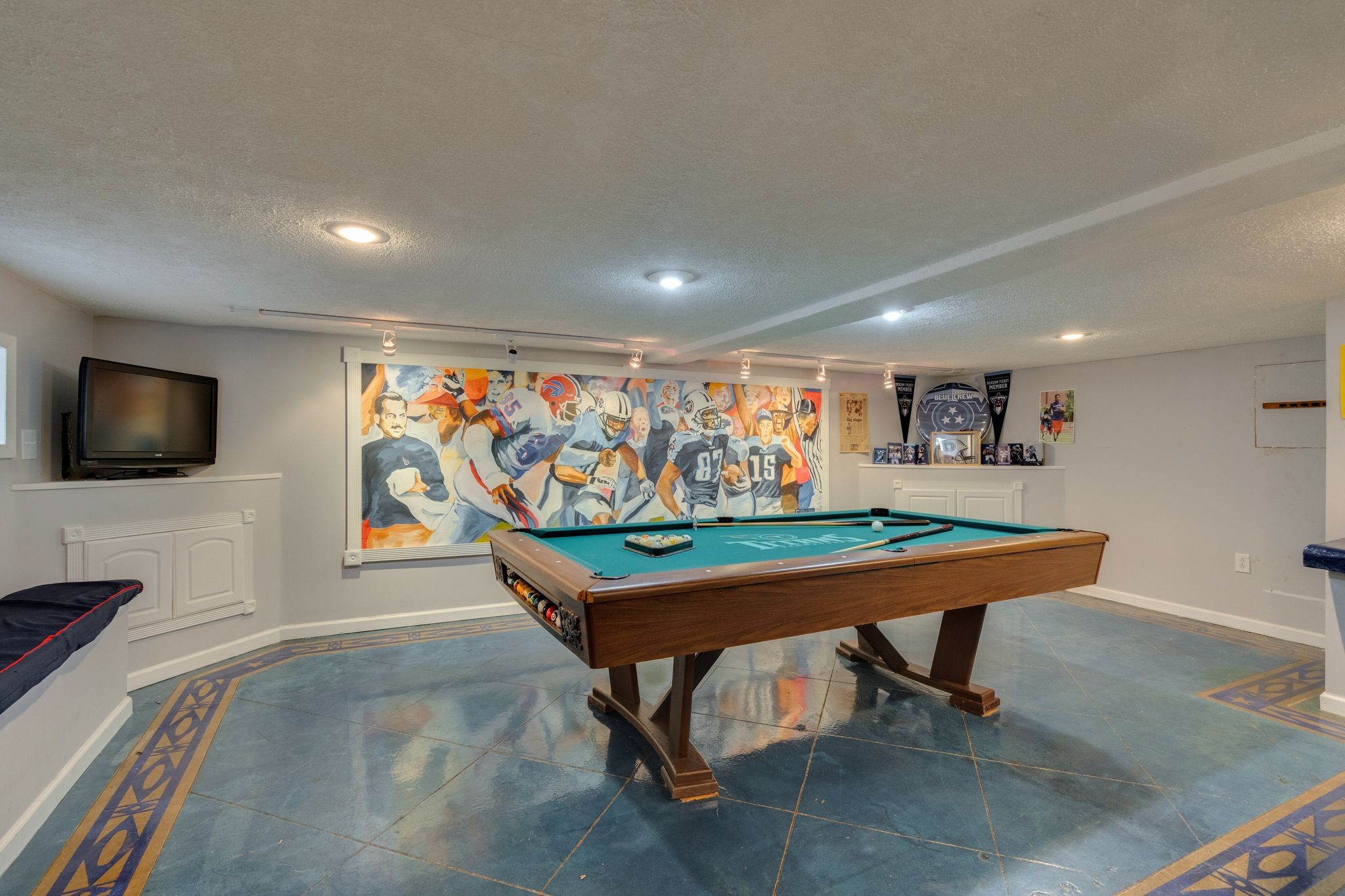 745 Elysian Fields Road Nashville, TN 37204 - Photo 37 of 60 a room with furniture and flat screen tv