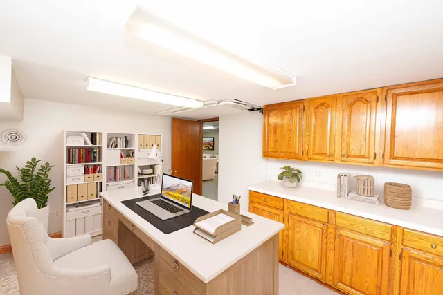 $525,000 | 4760 Vine Hill Road, Deephaven, MN 55331