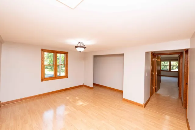 $525,000 | 4760 Vine Hill Road, Deephaven, MN 55331