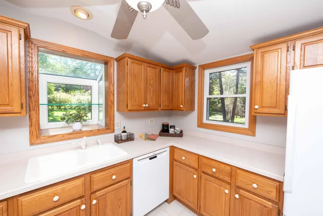 $525,000 | 4760 Vine Hill Road, Deephaven, MN 55331