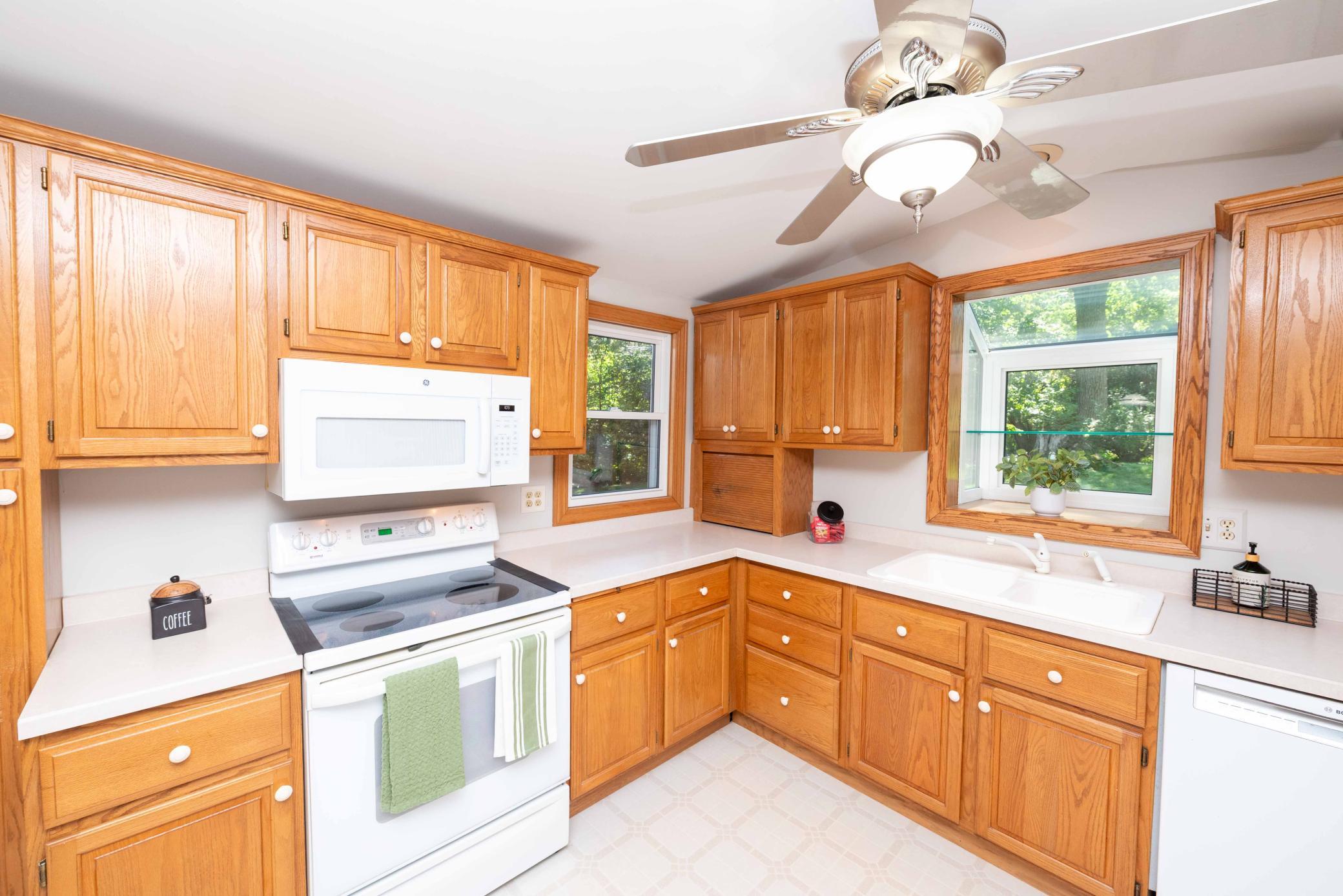 4760 Vine Hill Road Excelsior, MN 55331 - Photo 17 of 49