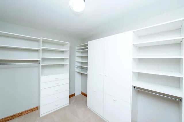 $525,000 | 4760 Vine Hill Road, Deephaven, MN 55331