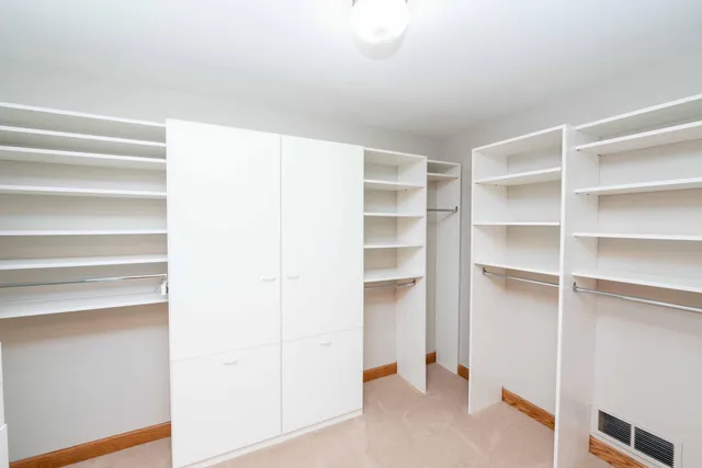 $525,000 | 4760 Vine Hill Road, Deephaven, MN 55331