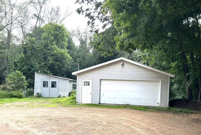 $525,000 | 4760 Vine Hill Road, Deephaven, MN 55331