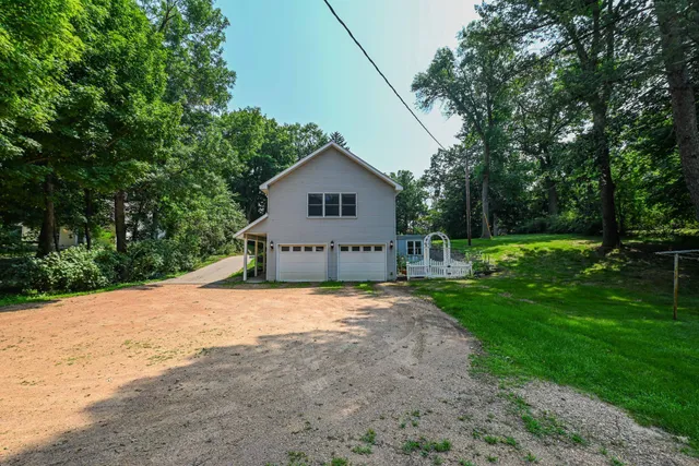 $525,000 | 4760 Vine Hill Road, Deephaven, MN 55331