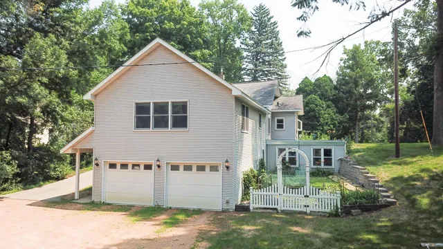 $525,000 | 4760 Vine Hill Road, Deephaven, MN 55331