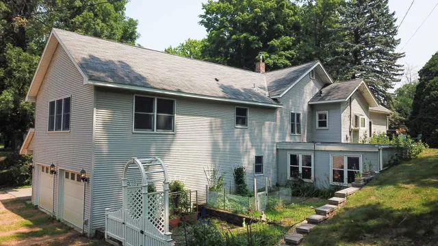 $525,000 | 4760 Vine Hill Road, Deephaven, MN 55331