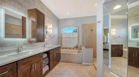 $675,000 | 5566 Magnolia Tree Terrace, Sarasota, FL 34233