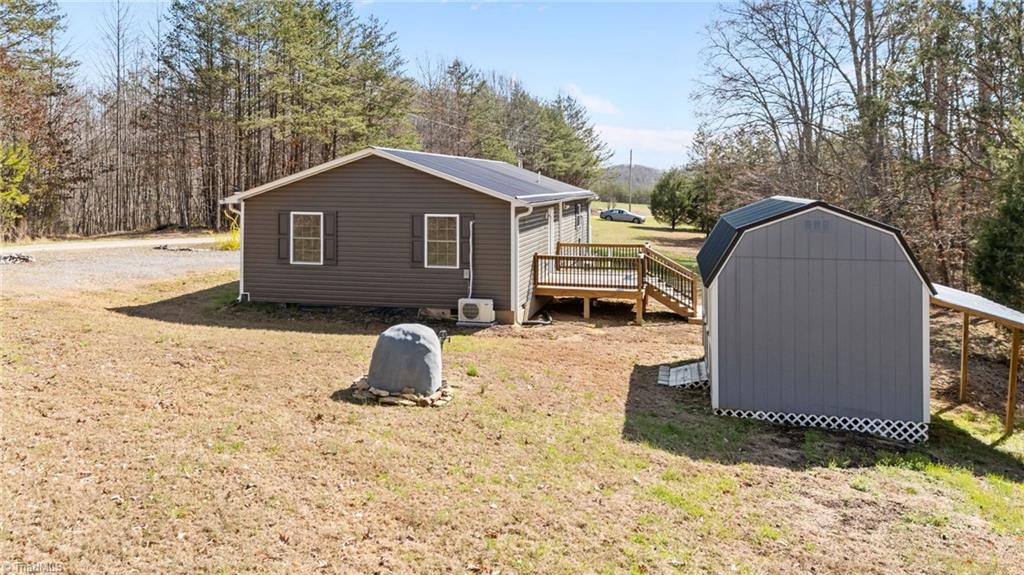 1202 Farm Road Pilot Mountain, NC 27041 - Photo 4 of 49