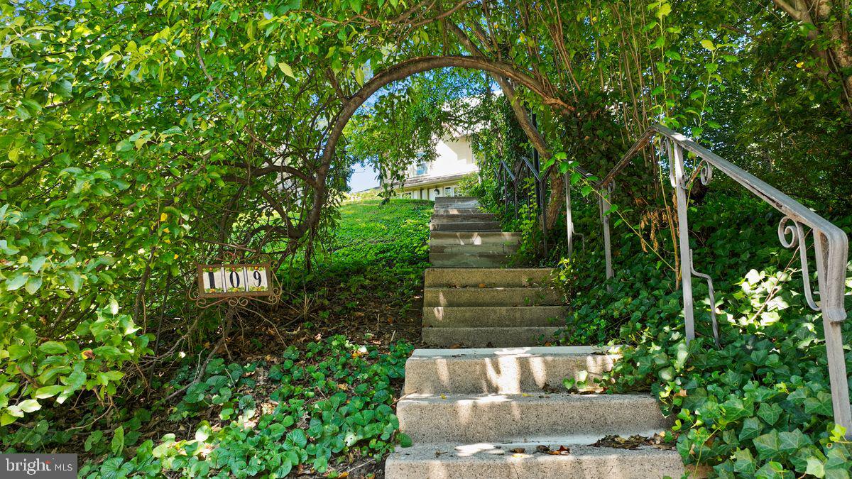109 Edgehill Rd