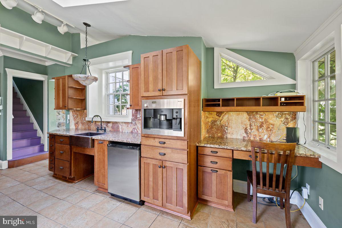 109 Edgehill Road Bala Cynwyd, PA 19004 - Photo 17 of 49 coffee station/desk