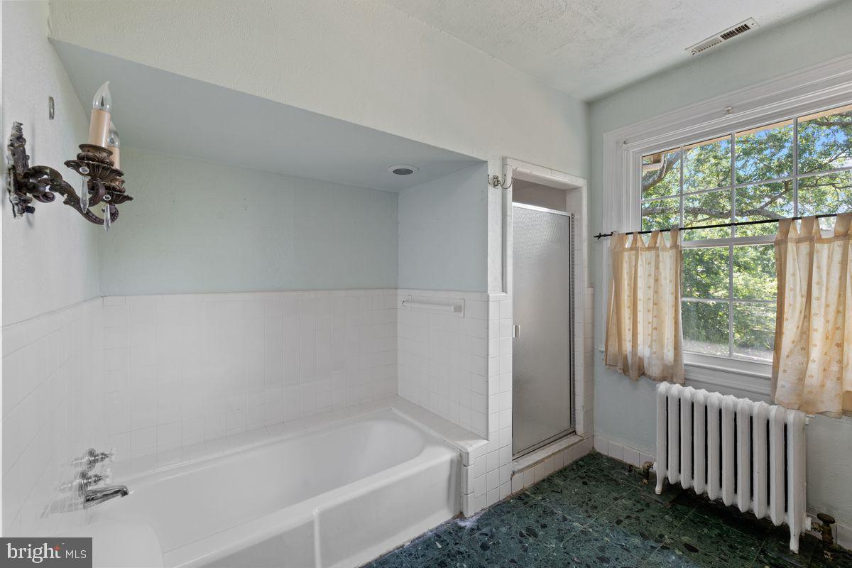 109 Edgehill Road Bala Cynwyd, PA 19004 - Photo 24 of 49 primary bath