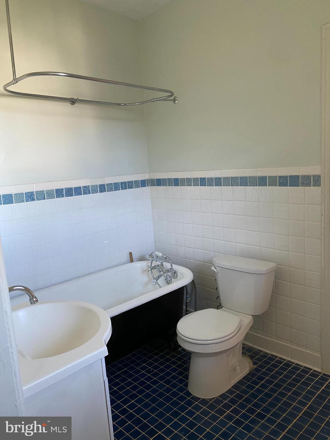 109 Edgehill Road Bala Cynwyd, PA 19004 - Photo 27 of 49 Shared Bath