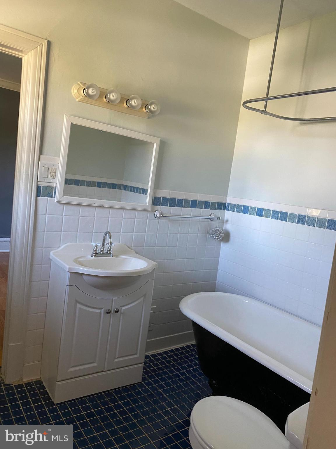 109 Edgehill Road Bala Cynwyd, PA 19004 - Photo 28 of 49 Shared Bath