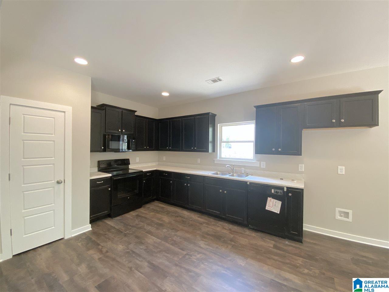 1389 Old Road Jasper, AL 35503 - Photo 6 of 22