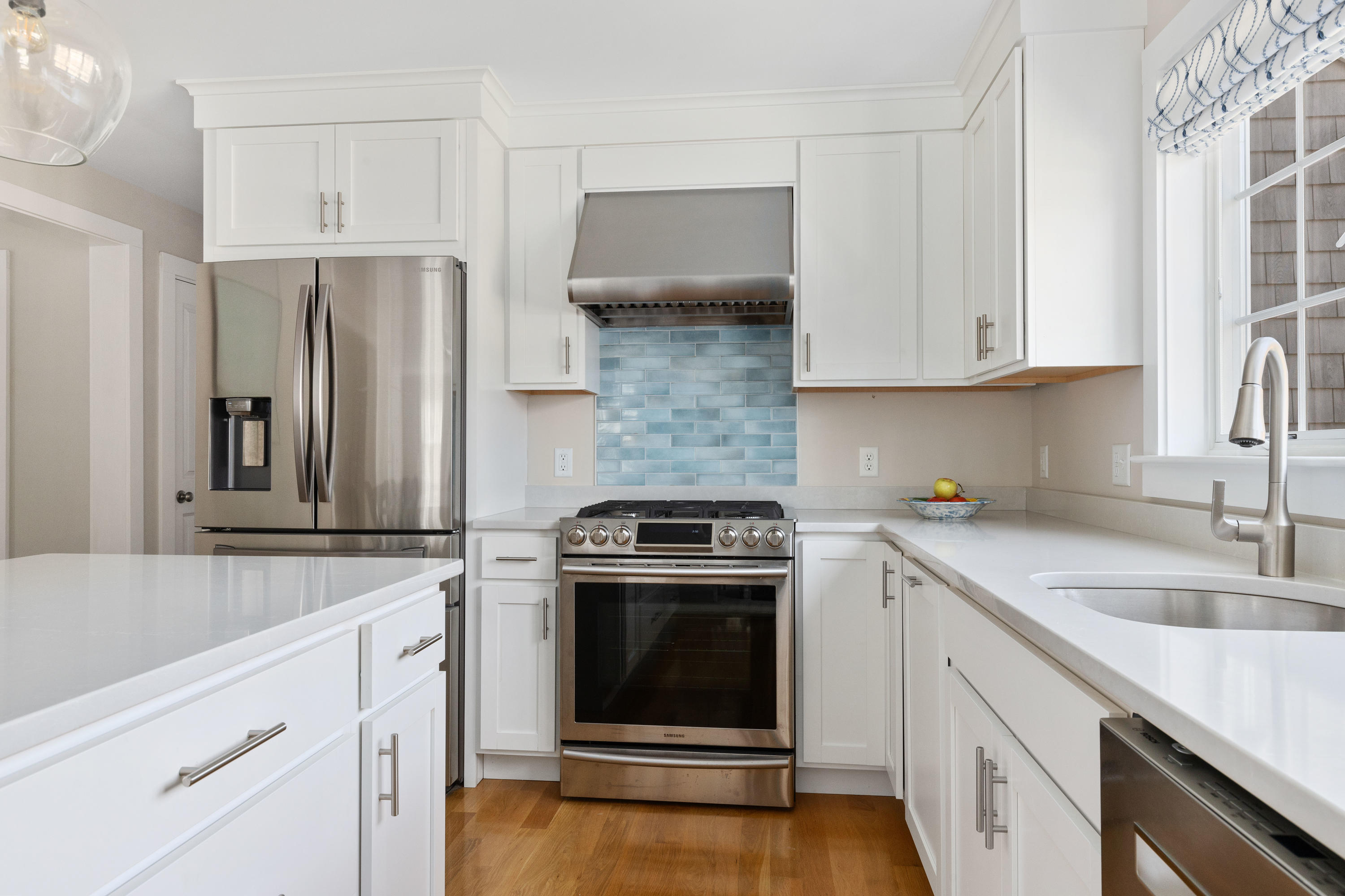 129 Hardings Beach Road Chatham, MA 02633 - Photo 10 of 33 129HarLR-16