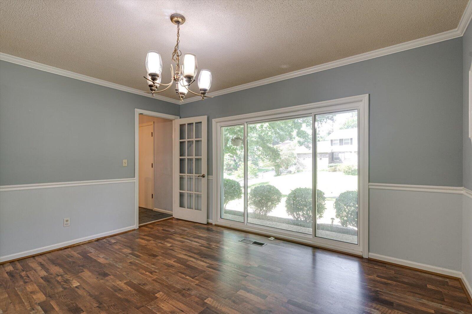 4719 North Forest Road Hixson, TN 37343 - Photo 9 of 39 Dining Room