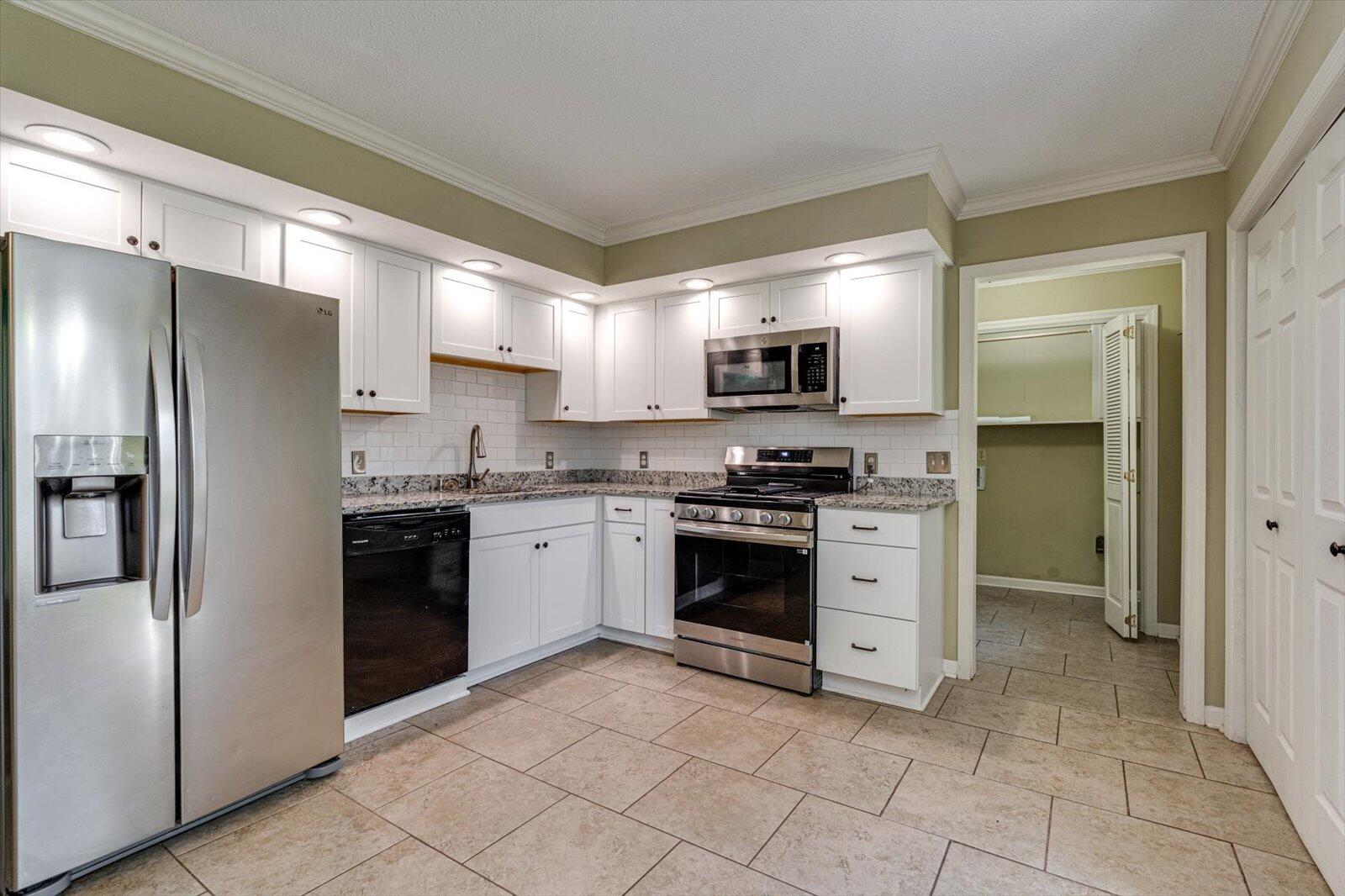 4719 North Forest Road Hixson, TN 37343 - Photo 10 of 39 Kitchen