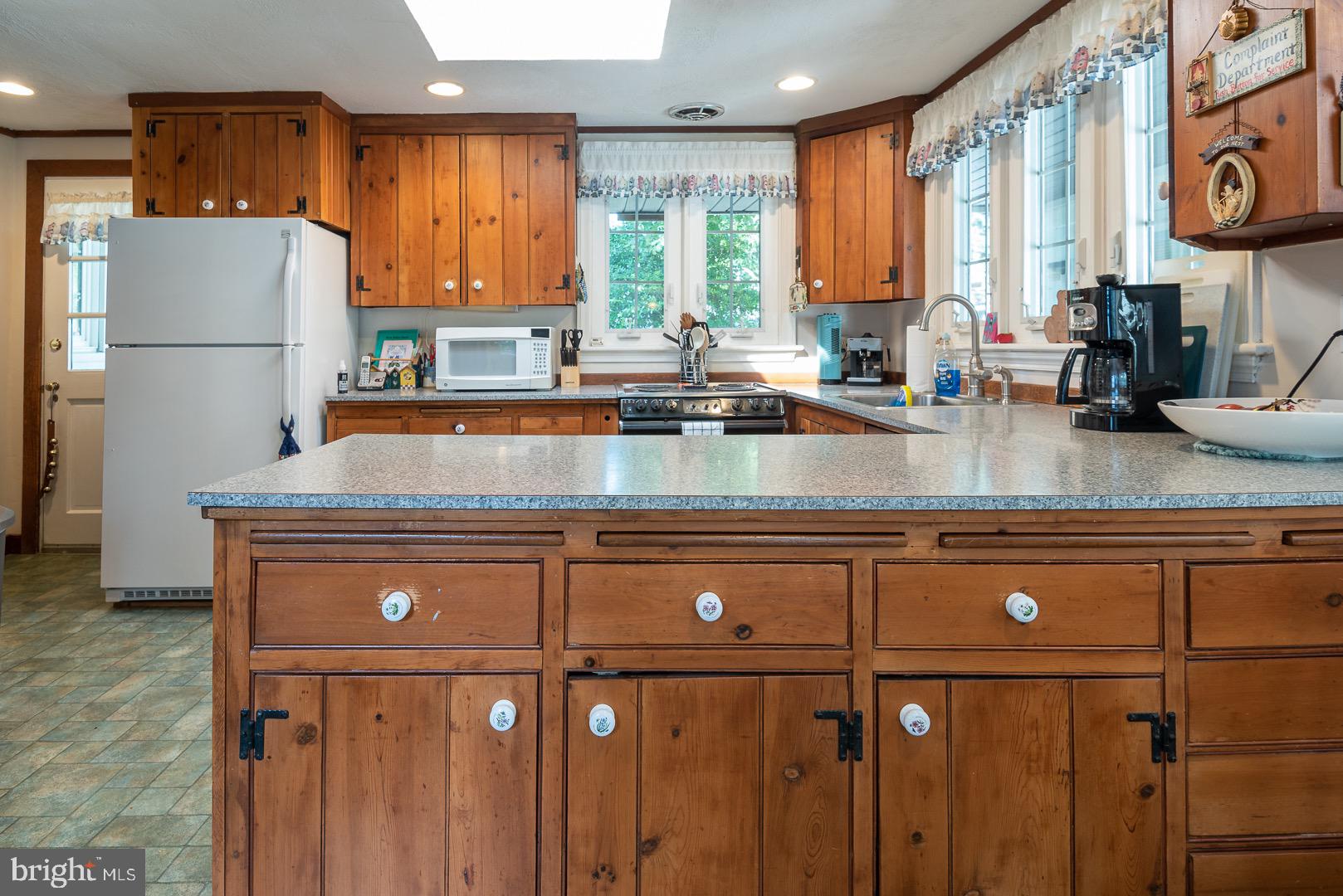 994 Byberry Road Huntingdon Valley, PA 19006 - Photo 11 of 51 Gallery Image 11
