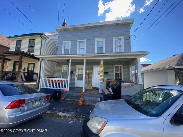 $170,000 | 207-209 East McMurtrie Street, Summit Hill, PA 18250