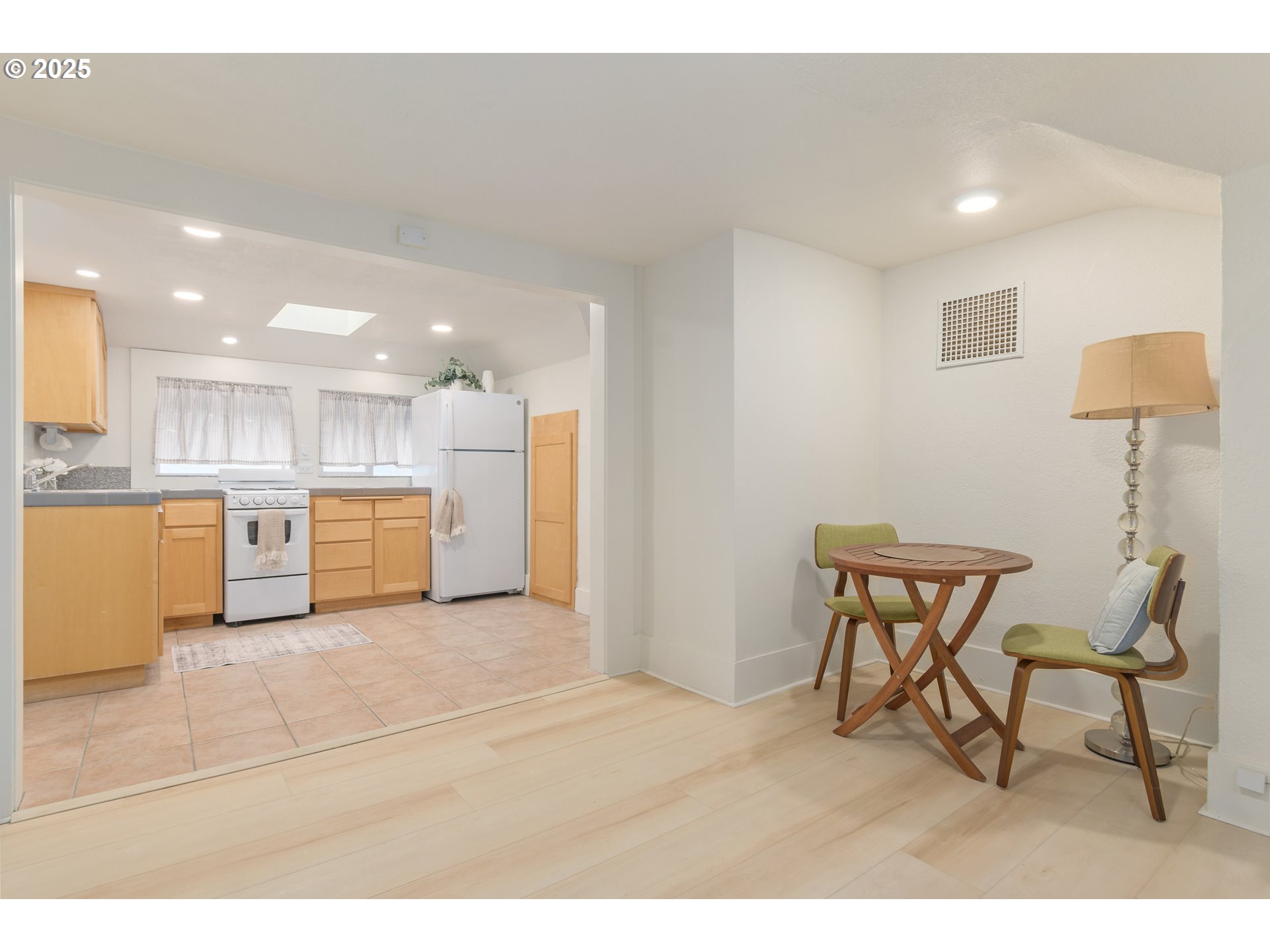 1492 Pearl Street Eugene, OR 97401 - Photo 31 of 46 Upstairs Unit