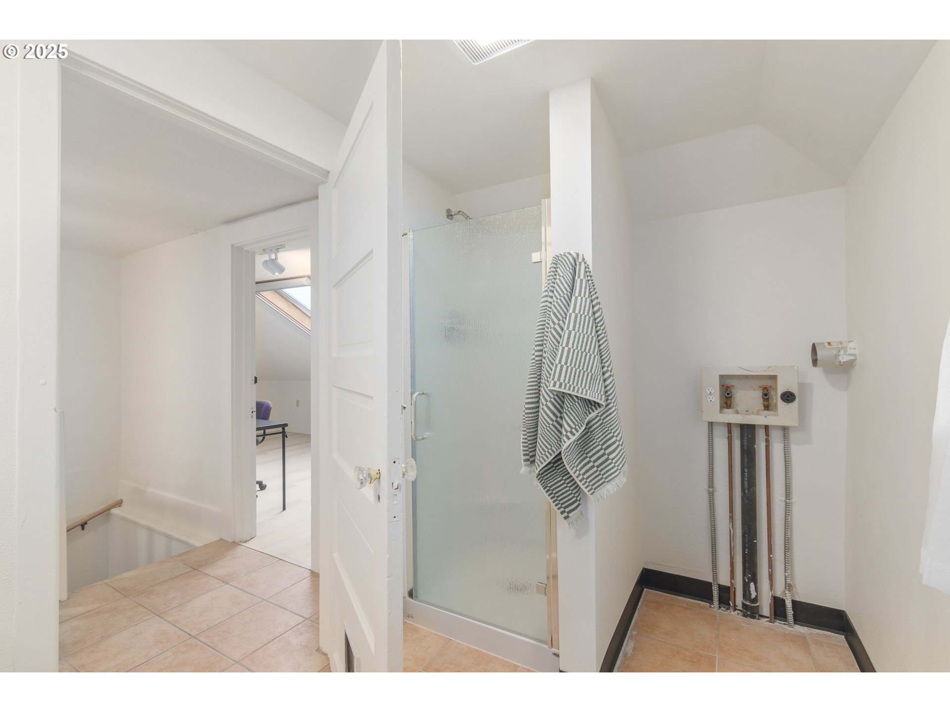 1492 Pearl Street Eugene, OR 97401 - Photo 40 of 46 Upstairs Unit